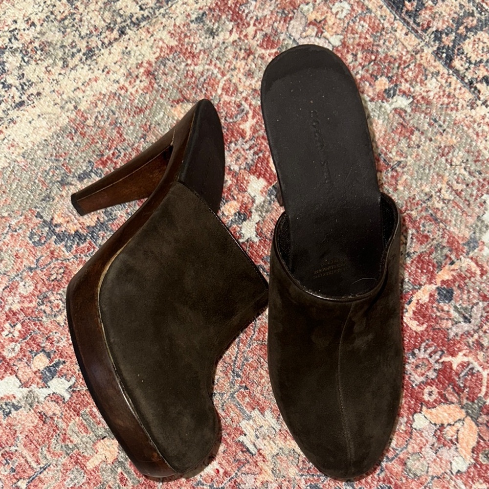 Colin Stuart. Women's Brown Platform Mules